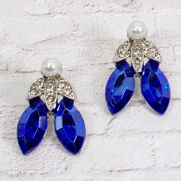 Blue crystal and white pearl necklace and earring set with marquise crystals - Picture 4 of 10